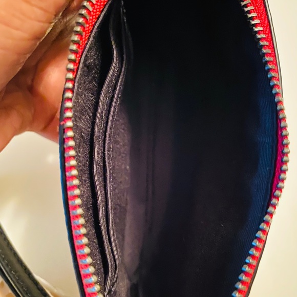 Coach Wrist Wallet. - Picture 3 of 4